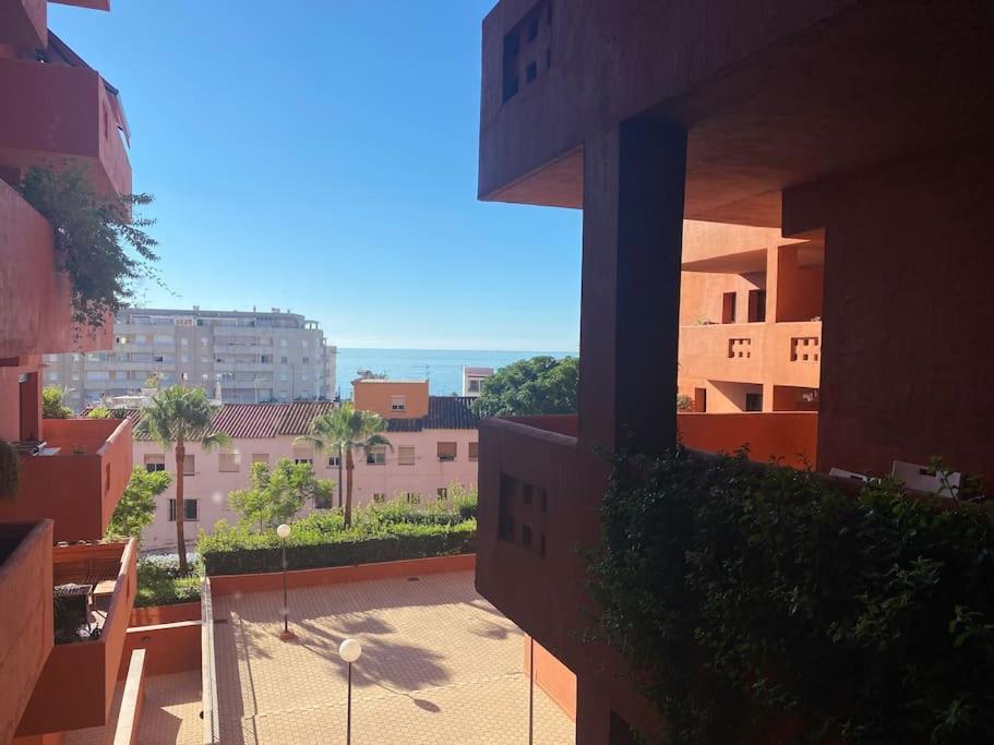 Central Estepona 3 Bed Apt With Pool And Parking מראה חיצוני תמונה