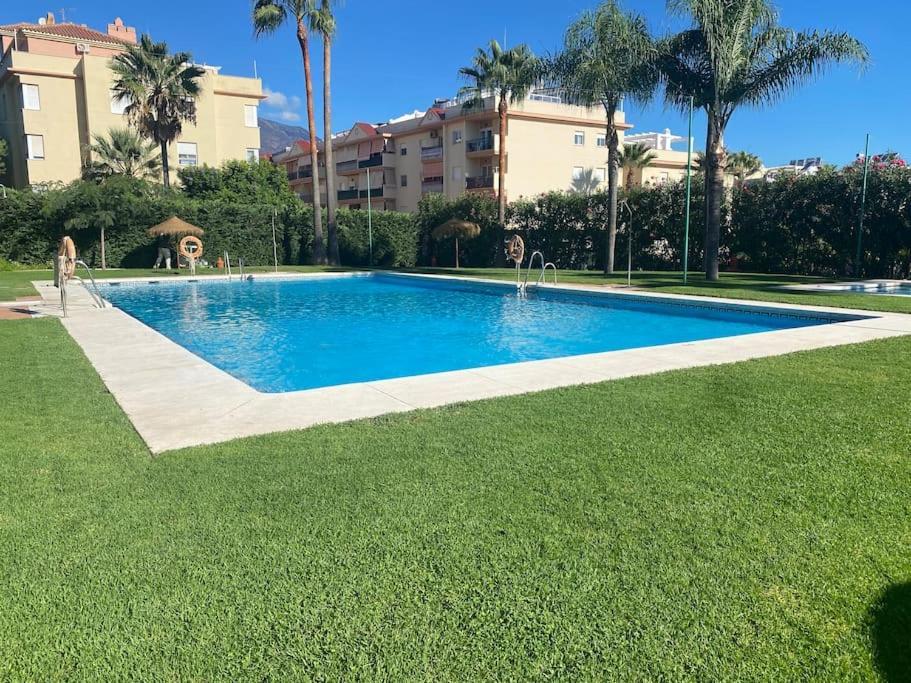 Central Estepona 3 Bed Apt With Pool And Parking מראה חיצוני תמונה