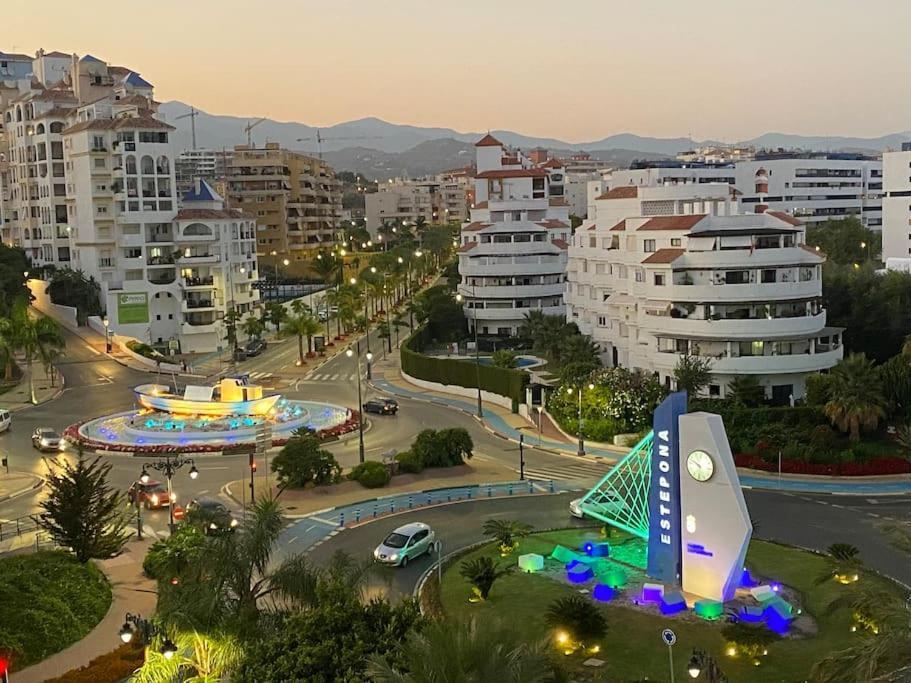 Central Estepona 3 Bed Apt With Pool And Parking מראה חיצוני תמונה