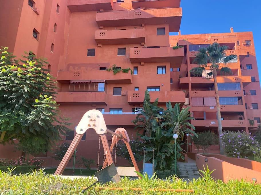 Central Estepona 3 Bed Apt With Pool And Parking מראה חיצוני תמונה