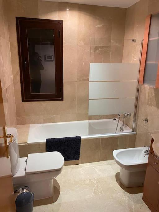 Central Estepona 3 Bed Apt With Pool And Parking מראה חיצוני תמונה