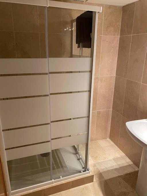 Central Estepona 3 Bed Apt With Pool And Parking מראה חיצוני תמונה