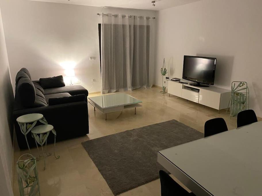 Central Estepona 3 Bed Apt With Pool And Parking מראה חיצוני תמונה
