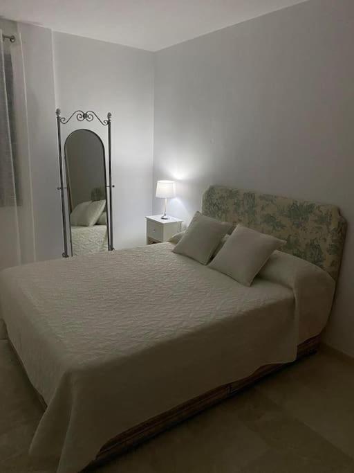 Central Estepona 3 Bed Apt With Pool And Parking מראה חיצוני תמונה